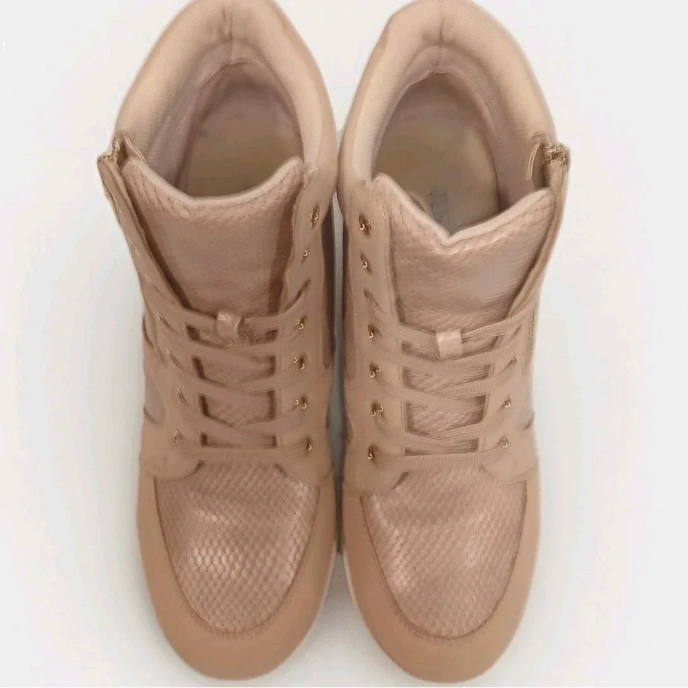 JustFab Hidden‎ Wedge Sneaker Booties Blush Pink Snake Print Side Zip Size 9